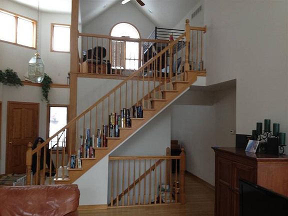 4th image of 3729 West St