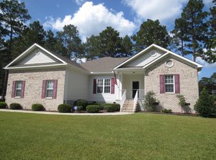 614 Longleaf Rd, Aberdeen, NC 28315