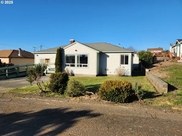 94181 9th St, Gold Beach, OR 97444