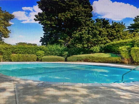 5th image of 6261 Longford Dr APT 4