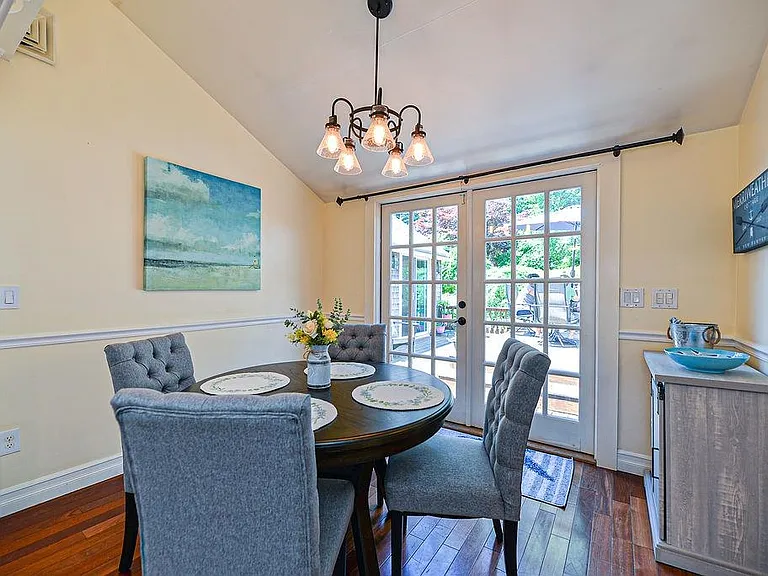 113 Wentworth Rd — Photo 15