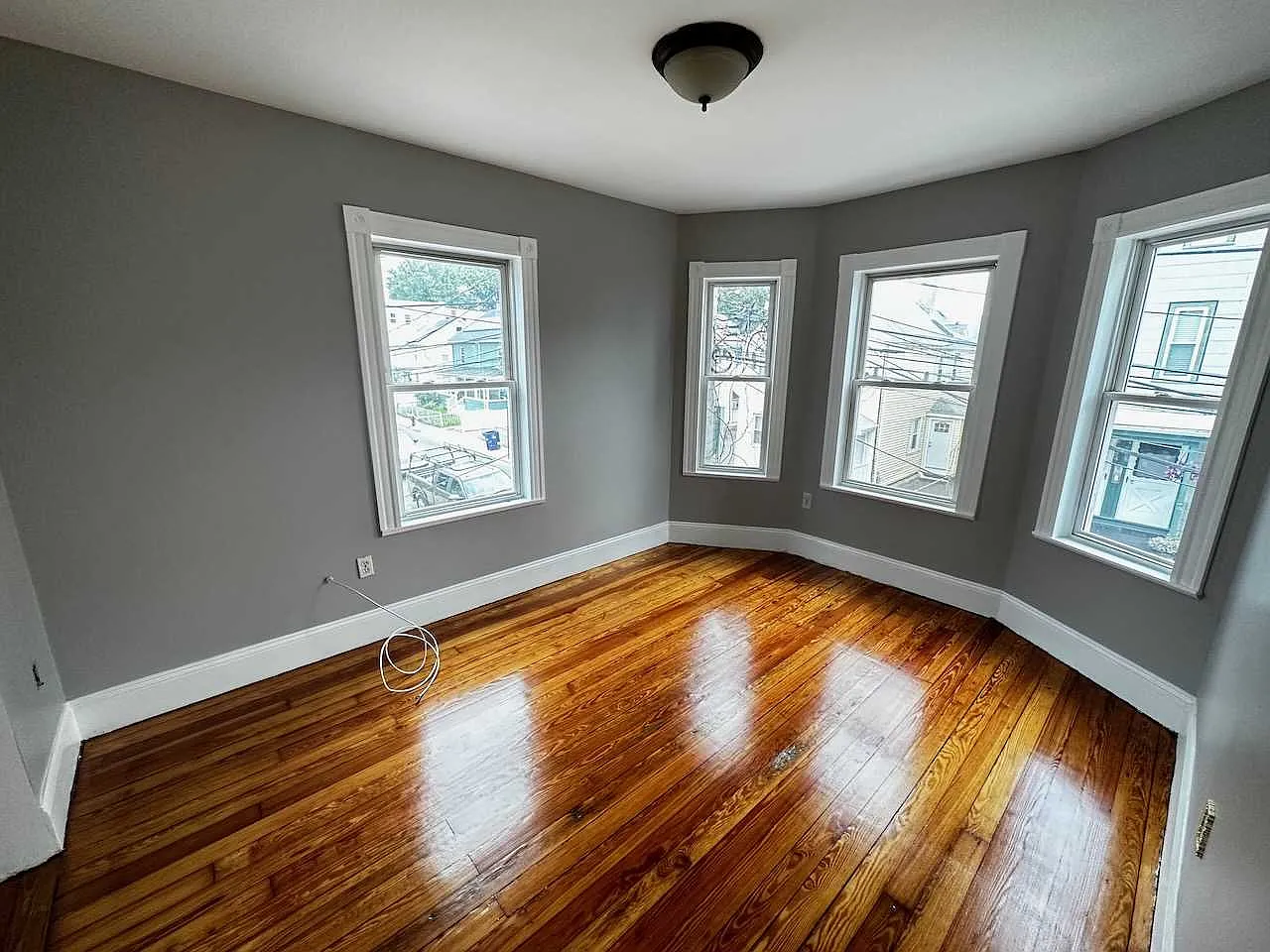 4 bed, 1.5 bath, $3,900 — Photo 4