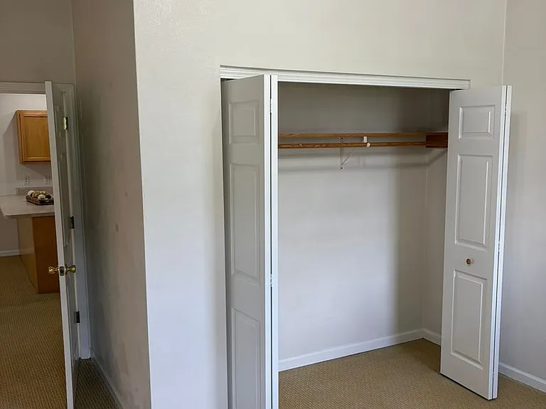 1410 Eisenhower St — Photo 12