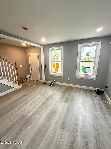 5th image of 804 Arch Street