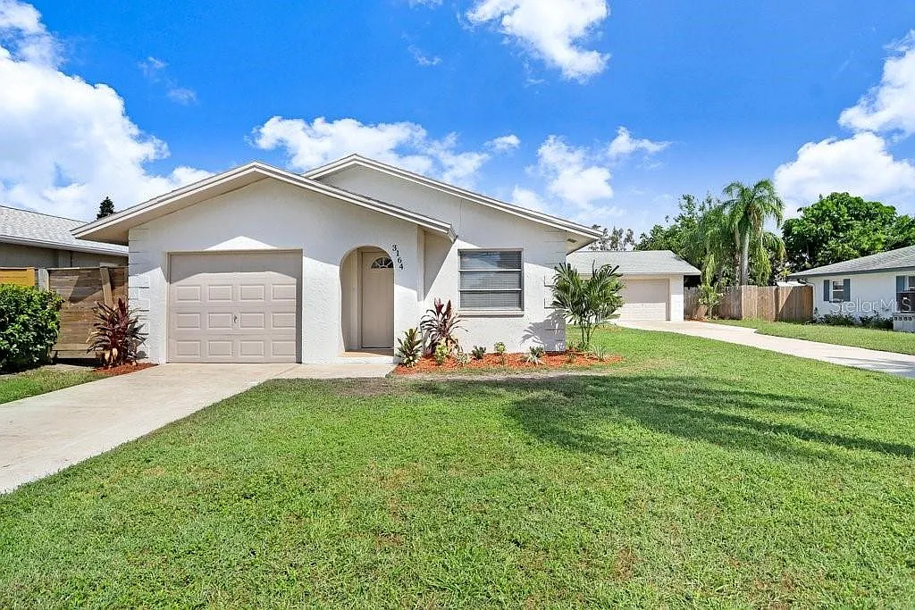 2 bed, 1.0 bath, 998 sqft, $2,100 — Photo 2