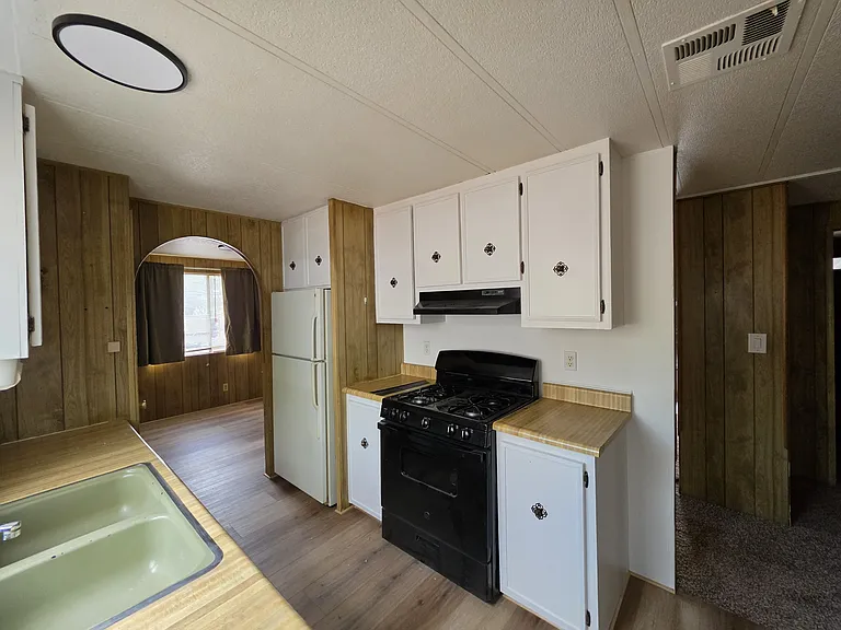 2800 S White Mountain Rd #84 — Photo 5