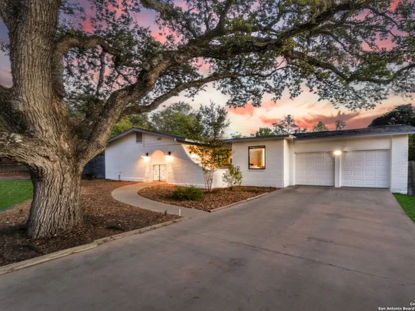 608 El Portal, Hollywood Park, TX 78232