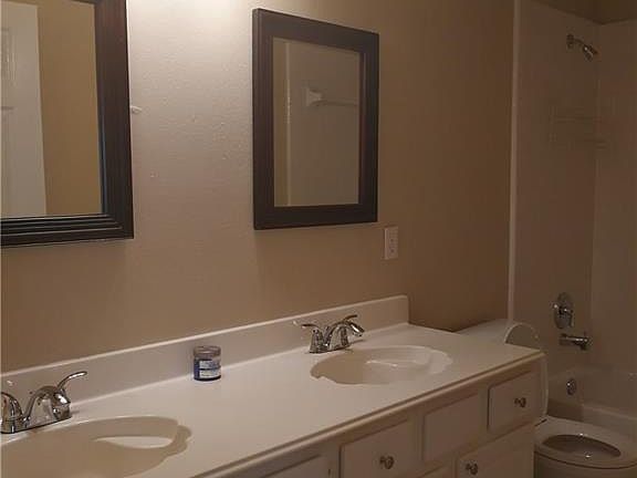4th image of 2904 Dover Dr