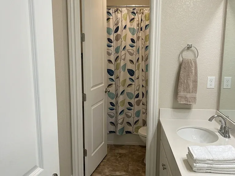 Upstairs Bath 2