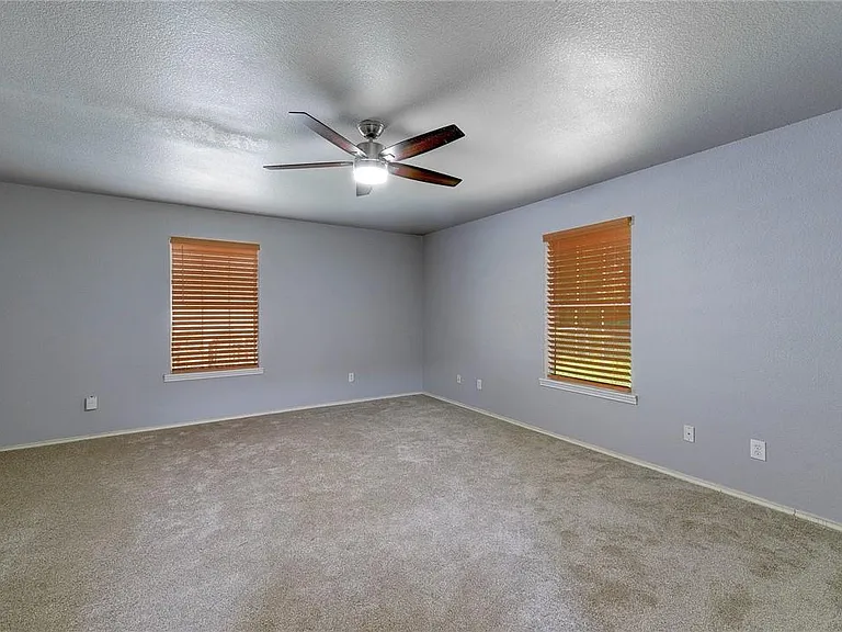 6402 Santos St — Photo 13