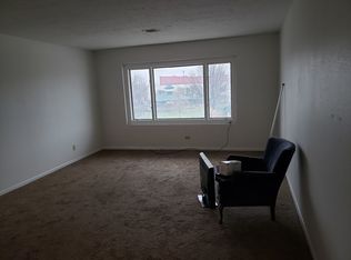 10 W Avenue A #4, Hutchinson, KS 67501