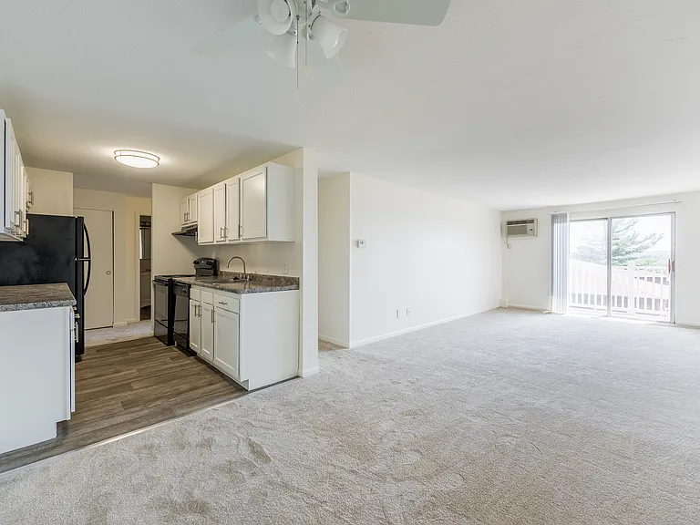 Pheasant Run Apartments — Photo 21