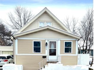 323 3rd Ave, West Haven, CT 06516