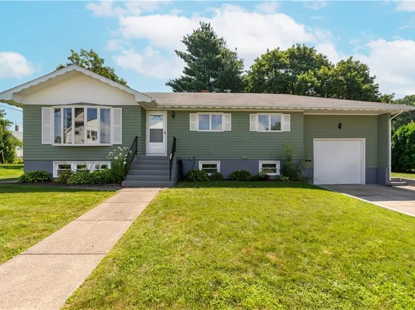 26 Woodland Ave, East Providence, RI 02914