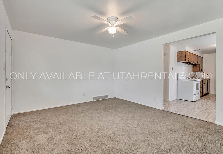 1194 W 300 N — Photo 4