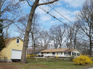 745 Bridge Dr, Pasadena, MD 21122