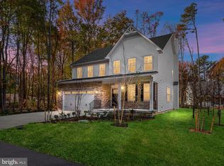 945 Marzoff Rd, Deale, MD 20751