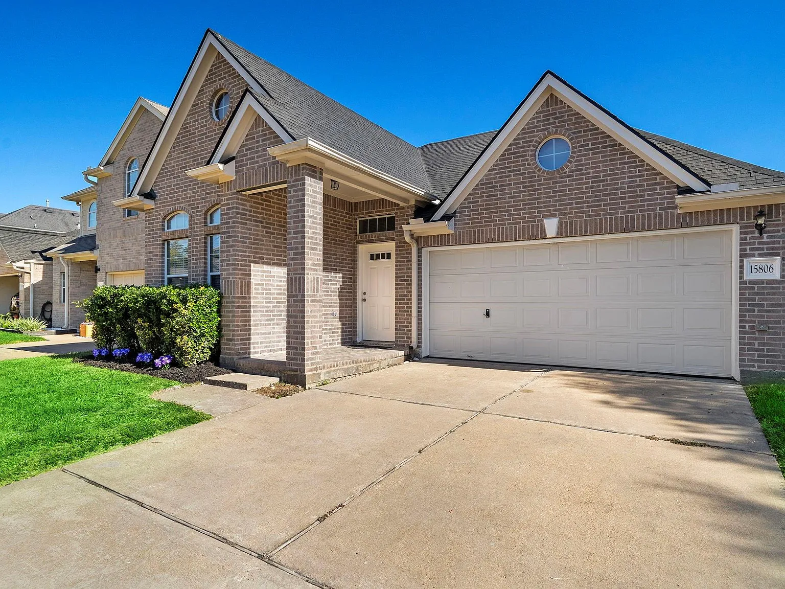 3 bed, 2.0 bath, 1612 sqft, $2,500 — Photo 2