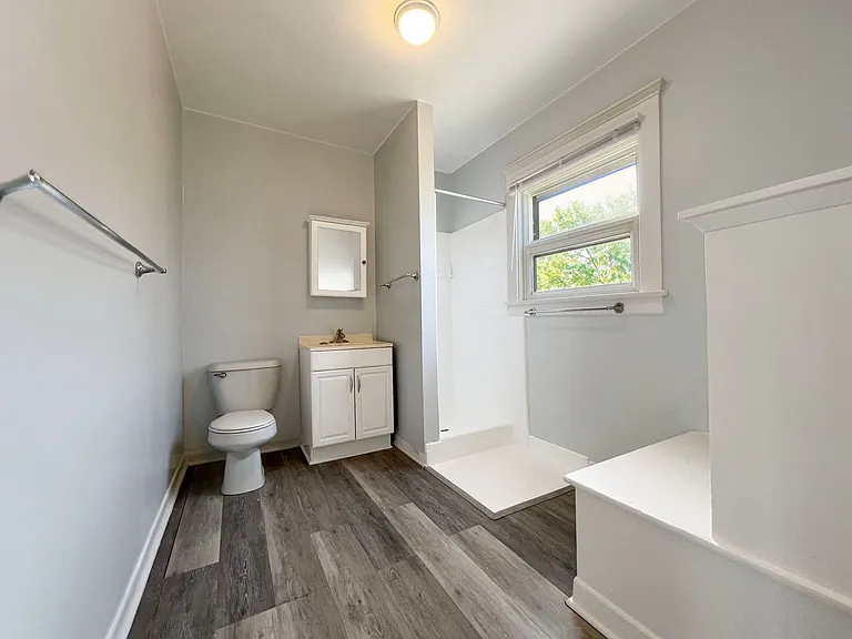 1153 E Appleton St — Photo 20