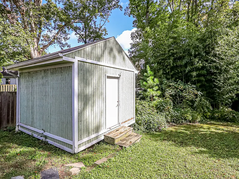 8113 Carlyle Pl — Photo 41