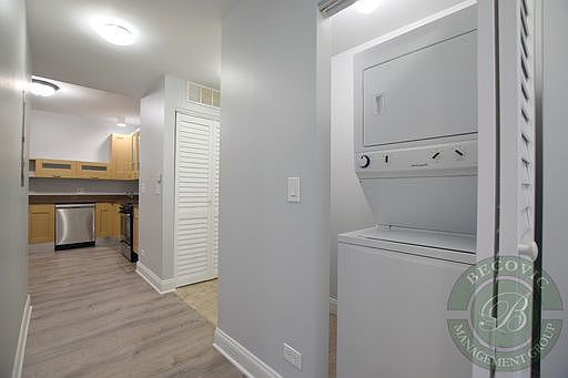 5th image of 7528 N Seeley Ave APT B5