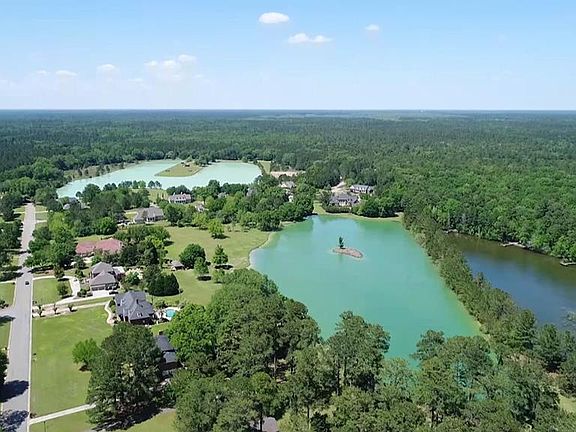 2nd image of 7 Hidden Lakes Dr