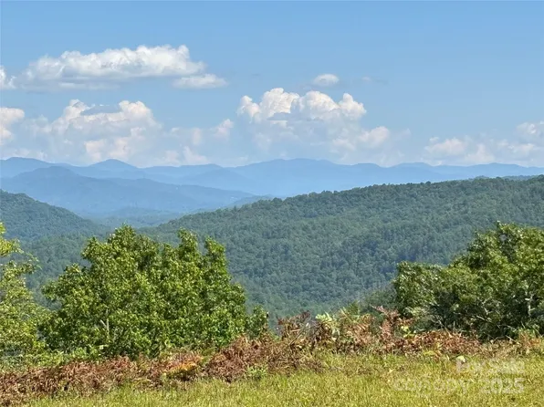 111 Little Bear Rd, Bryson City, NC 28713