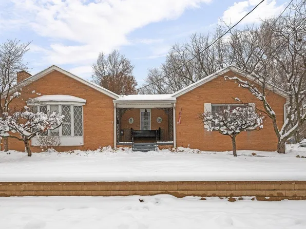 2701 47th St, Moline, IL 61265
