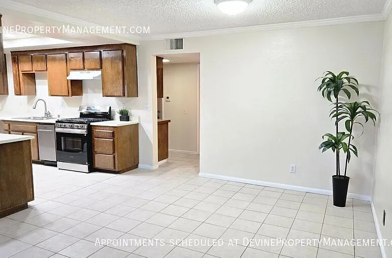 16970 Marygold Ave #11 — Photo 8
