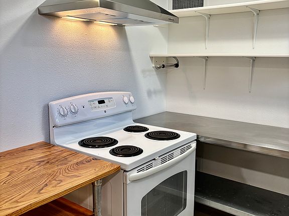 5th image of 5814 NE Garfield Ave #B