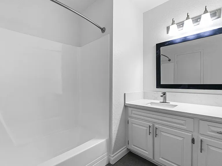 600 Olive Bathroom