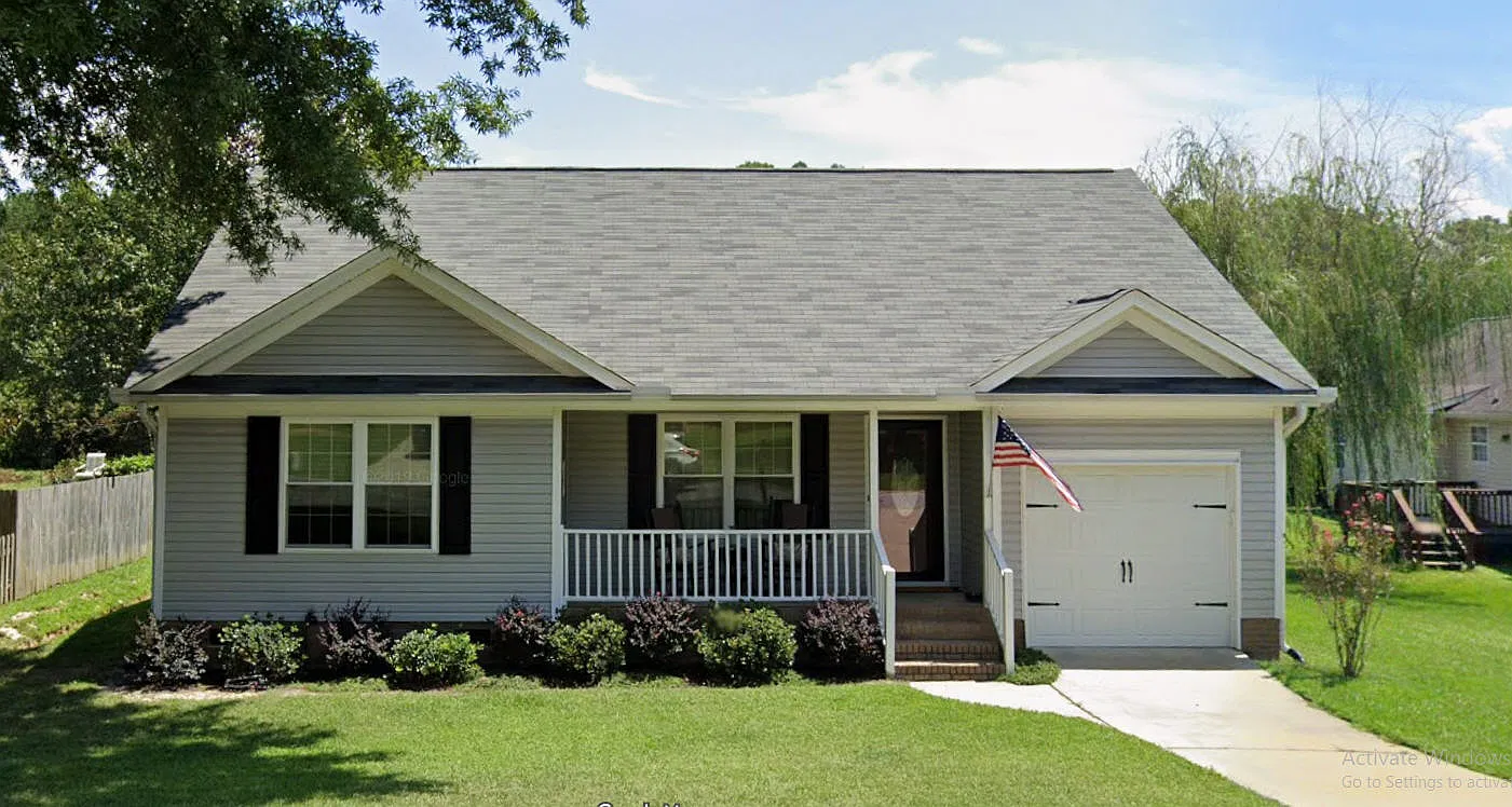 3 bed, 1318 sqft, $1,875 — Photo 1