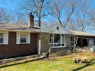33 Saw Mill Rd, Warren, NJ 07059