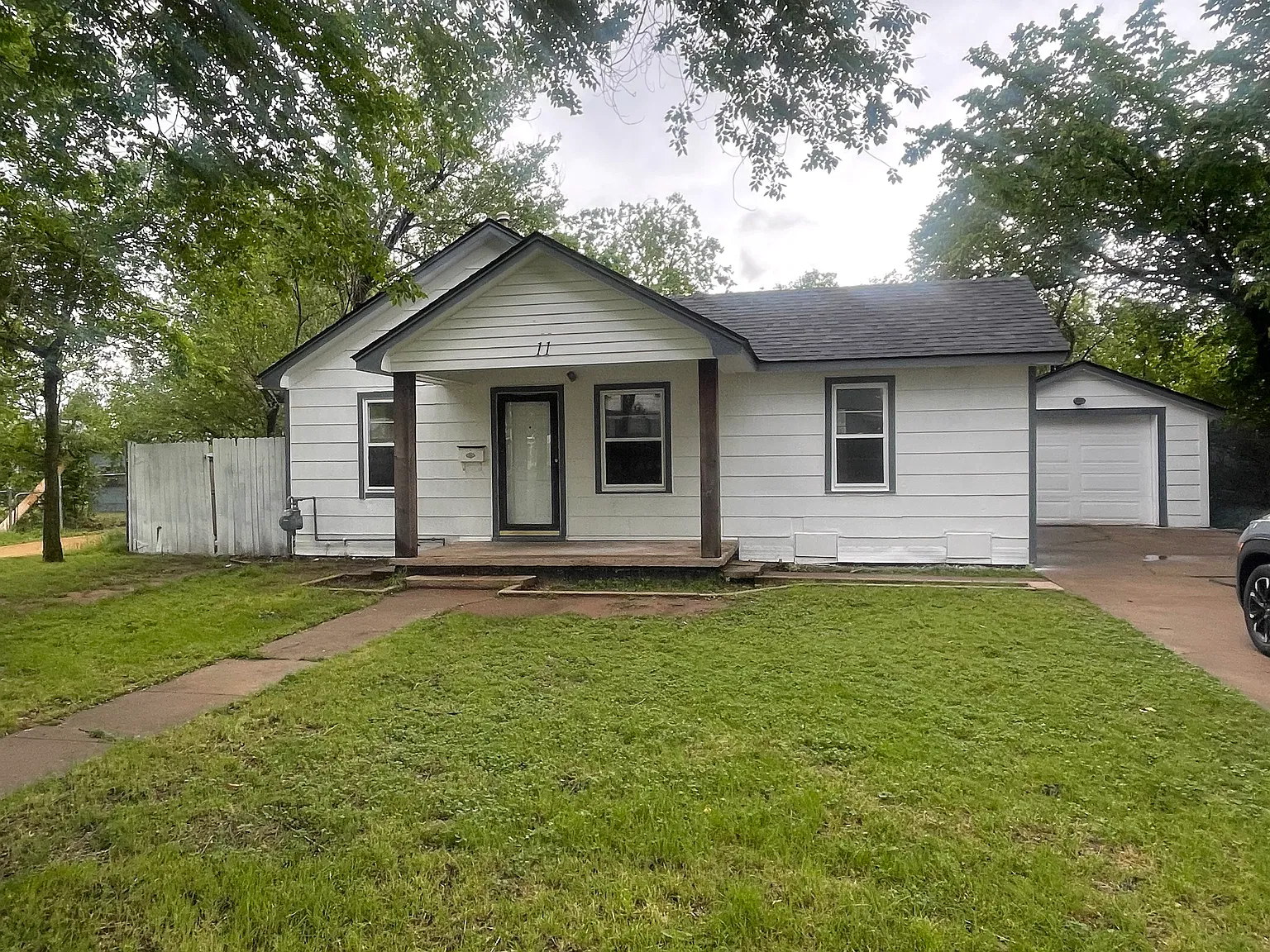 3 bed, 1200 sqft, $1,400 — Photo 1