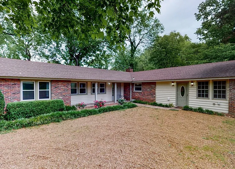 2876 Sugartree Rd — Photo 5