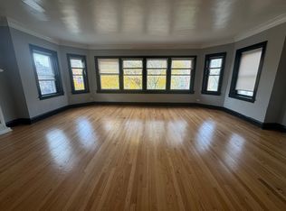7627 S Essex Ave APT 3, Chicago, IL