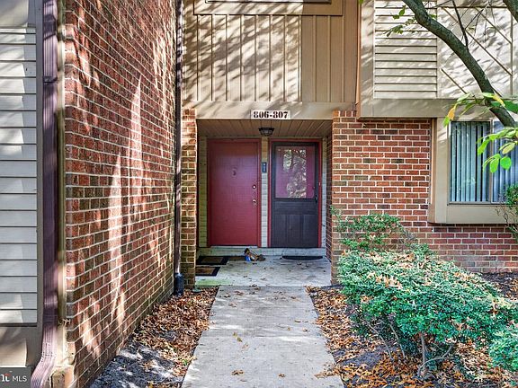 2nd image of 806 Cypress Point Cir