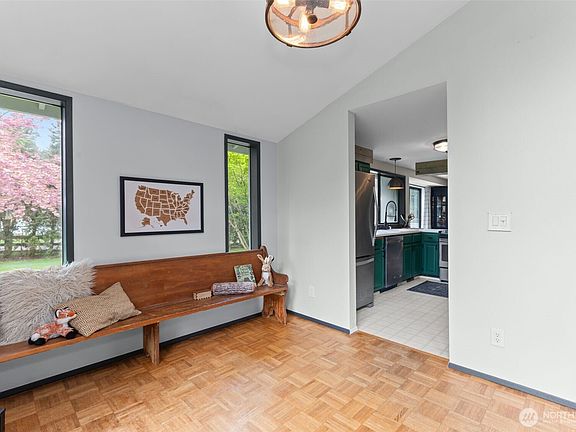 5th image of 12921 208th Avenue Ct E