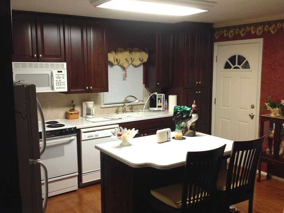2nd image of 116 Isle Ave