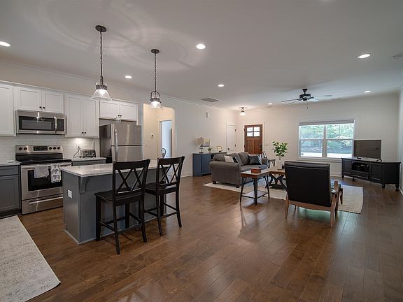 4th image of 103 Keith Dr