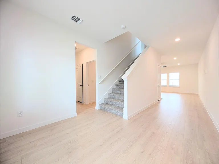 9400 Oxbow Strap Dr — Photo 6