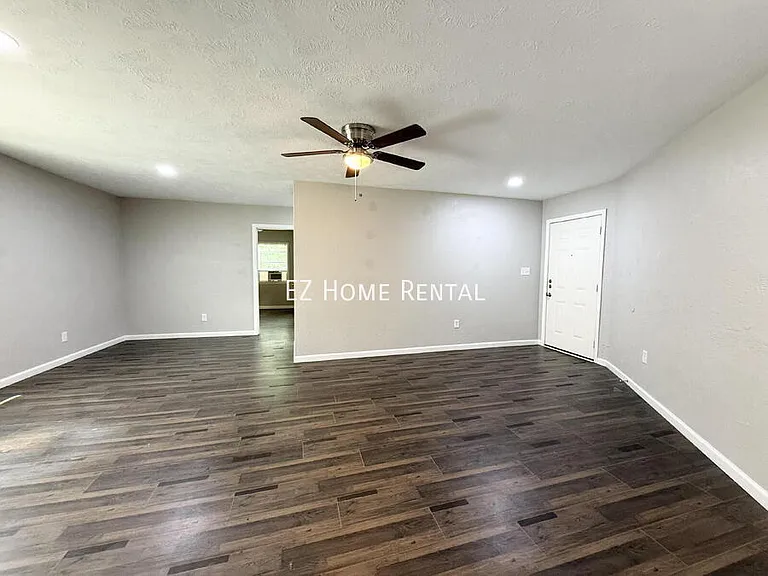 7515 Bayway Dr #3 — Photo 3