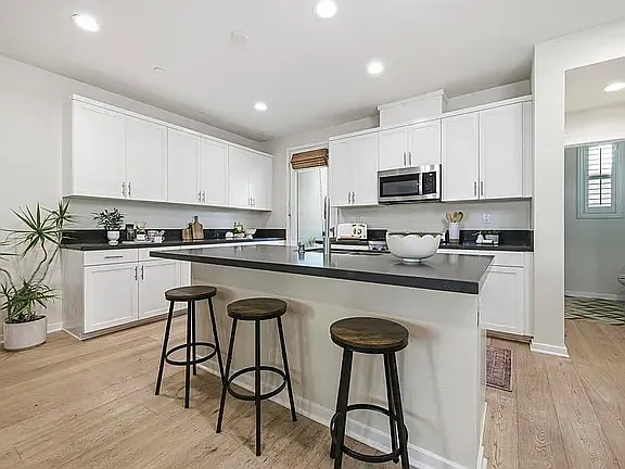 1566 Vista Del Mar Way #3 — Photo 2