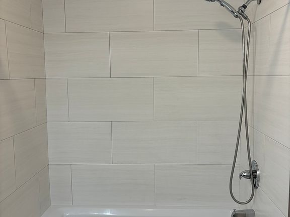 Bathtub/Shower