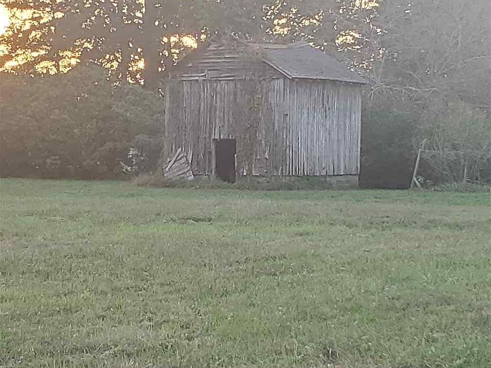 2nd image of 1551 Tollie Weldon Rd