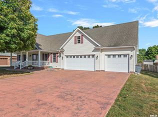 716 Old Tipton School Rd, Sherman, IL 62684