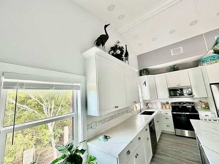 3770 Park Ave W — Photo 31