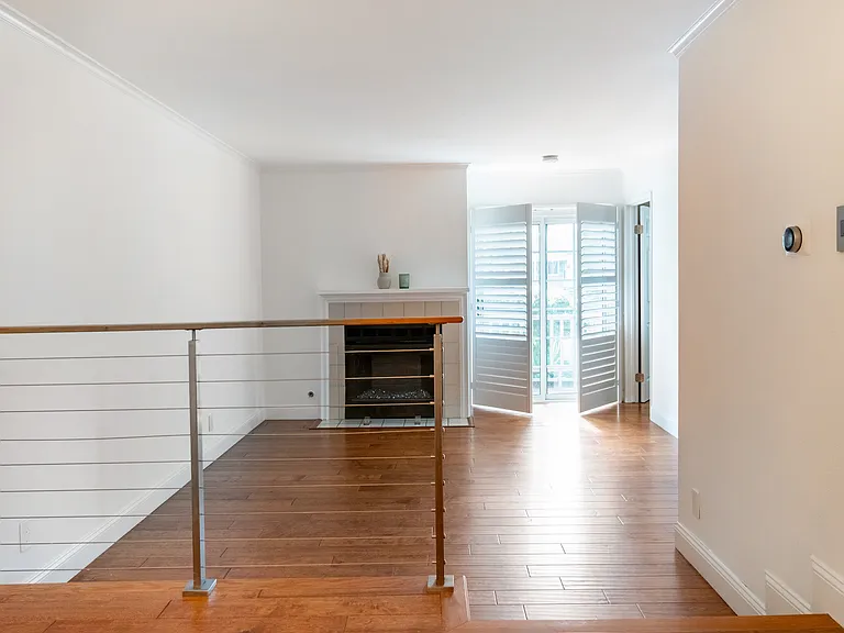6638 Clybourn Ave — Photo 13