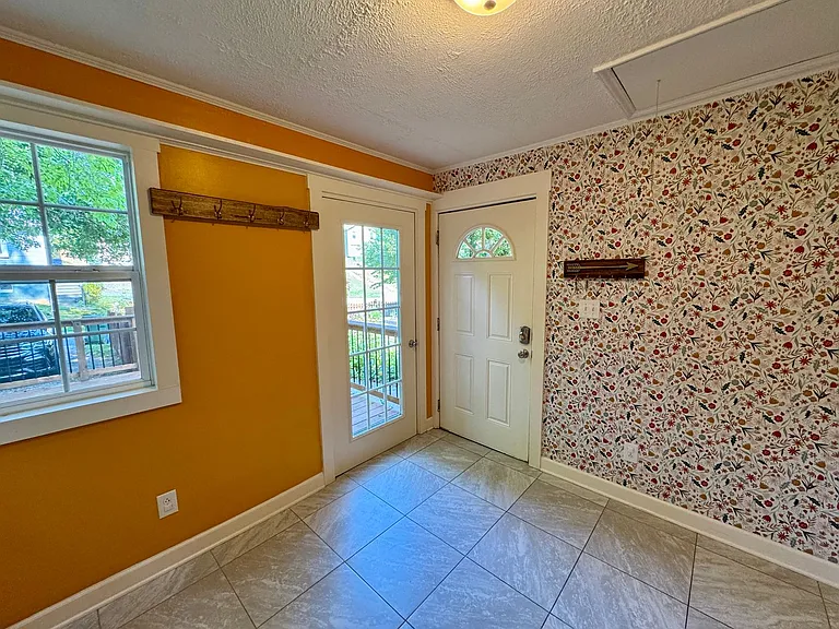 125 Raleigh Ave — Photo 16