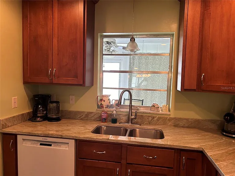 1359 Glendale Cir W #214 — Photo 7